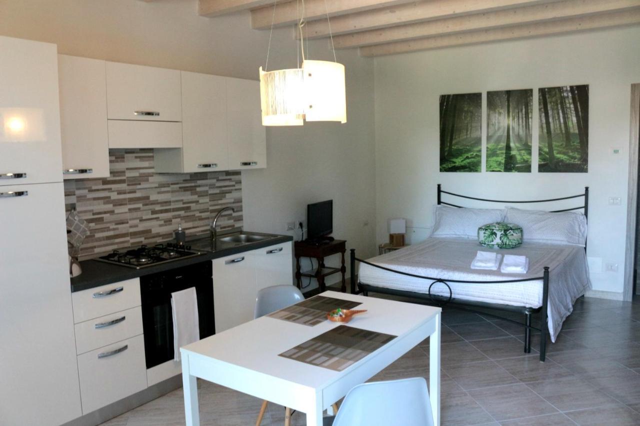سوما لومباردو Paradeisos Residence Sas المظهر الخارجي الصورة